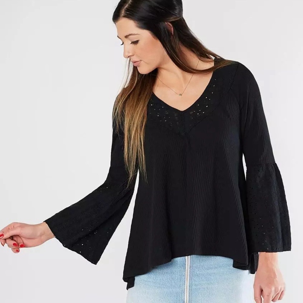 Free People Parisian Nights Top Medium‎ black solid bell sleeve eyelet lace boho